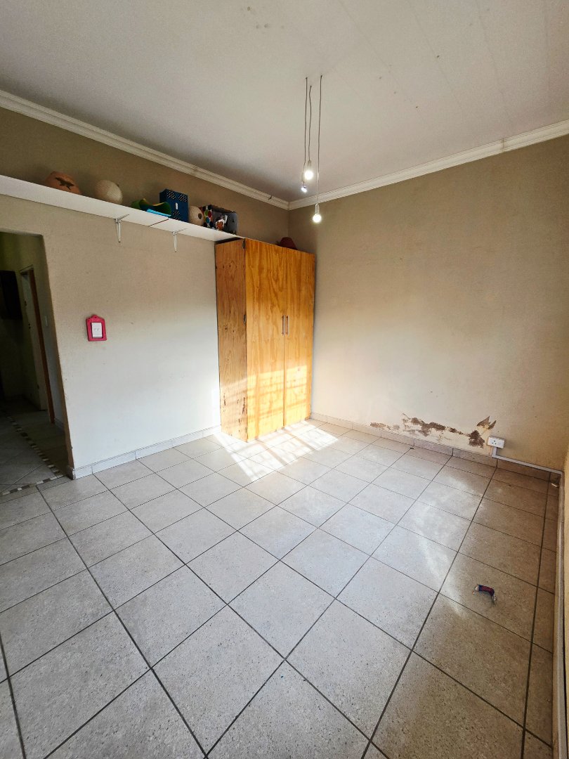 5 Bedroom Property for Sale in Elandia North West